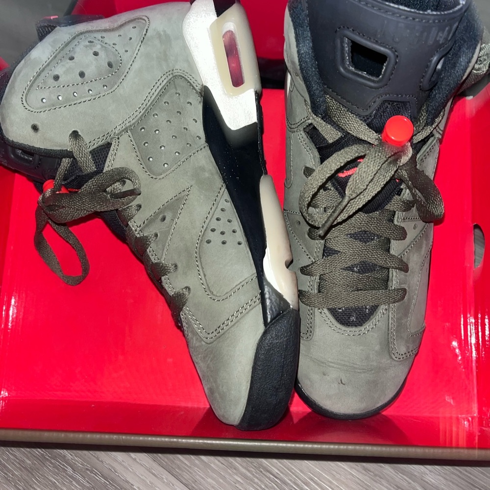 Travis Scott Jordan 6